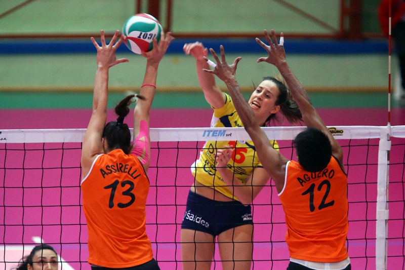 Show Maria Segura per conduir a Trentino al primer triomf de semifinals d´ascens Serie A1