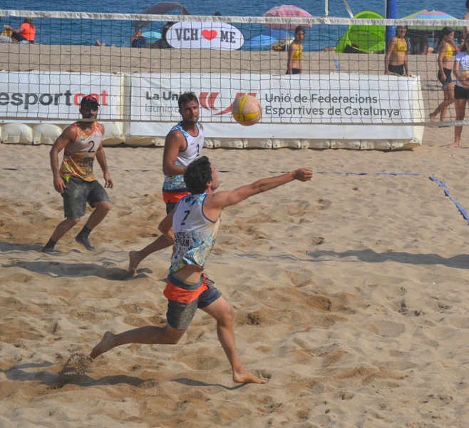 Després d’una setmana de descans torna el Vichy Catalan Volei Tour amb la prova de Cunit