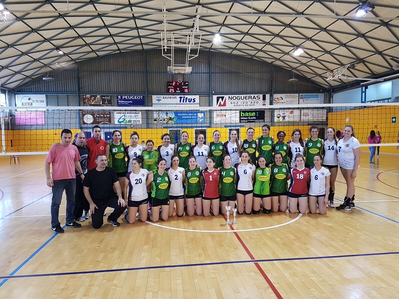 Les noies del sènior femení del CV Arenys campiones de la Fase Final