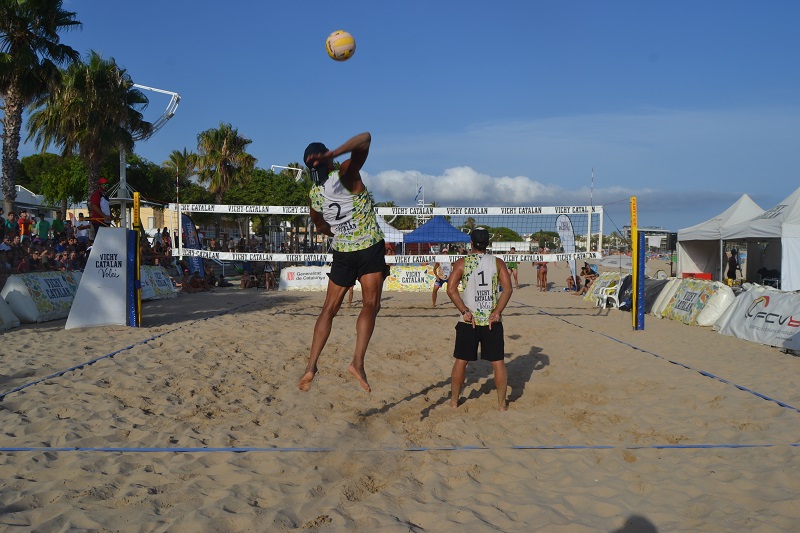 Torredembarra acull aquest cap de setmana el Campionat de Catalunya de Vòlei Platja