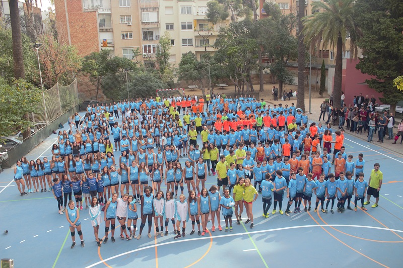 L’AEE Institut Montserrat presenta els seus més de 20 equips de voleibol