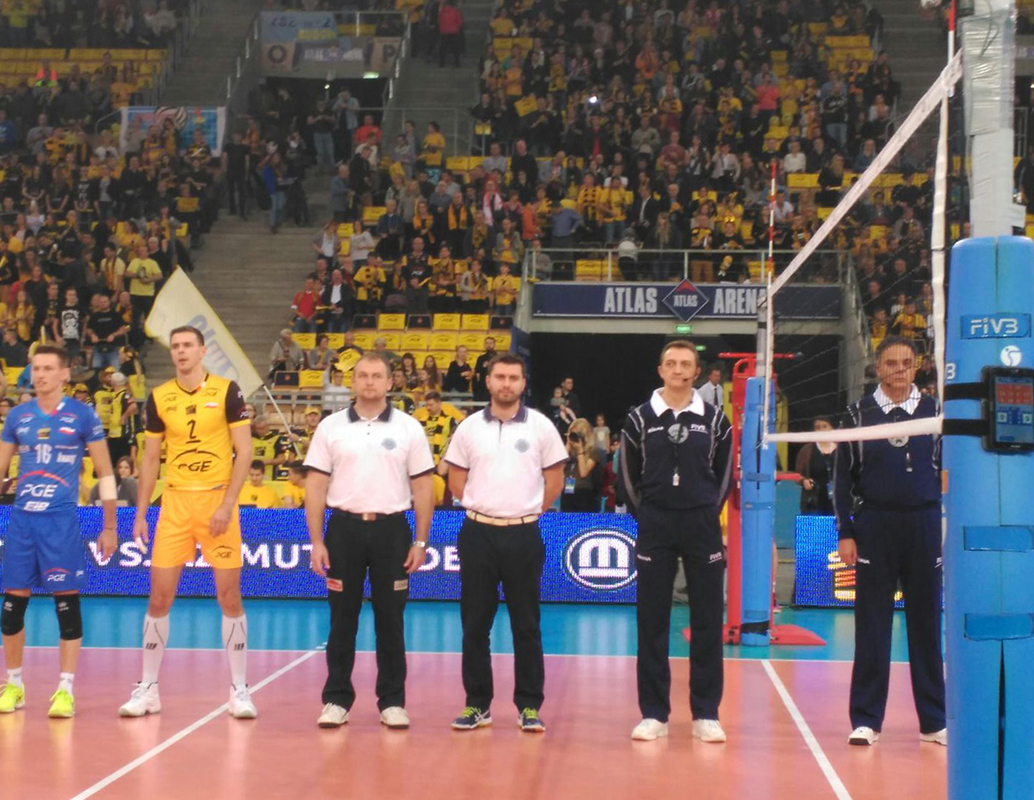 David Fernández arbitre de la Champions i amb noves designacions internacionals a la vista
