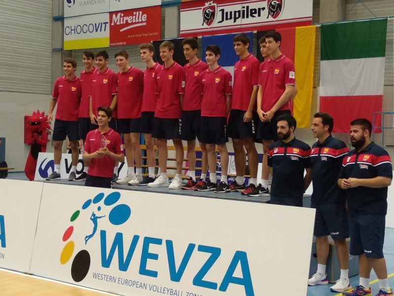 Bronze per la selecció espanyola sots 18 amb tres catalans i Toribio al comandament