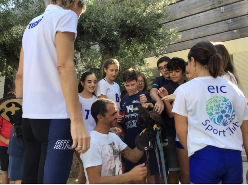Doble celebració a l’EIC Sport Club amb la presentació del club i el premi a l’equip aleví masculí