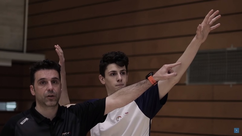 Disponible el primer tutorial de voleibol fruit de l’acord de la FCVb i el canal Uncomo