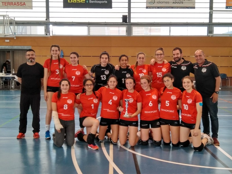 La lliga preferent juvenil femenina ja té Campió de Catalunya, el CV Esplugues C