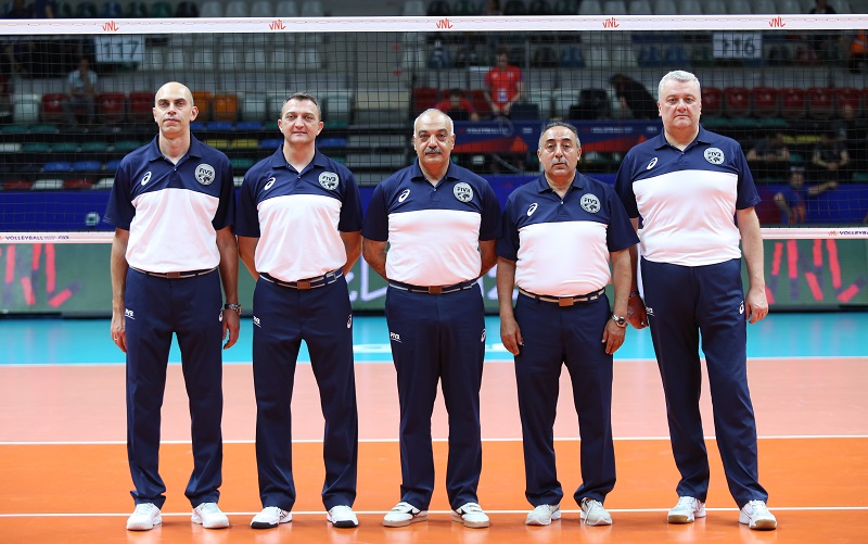 David Fernández àrbitre de la Volley Nations League
