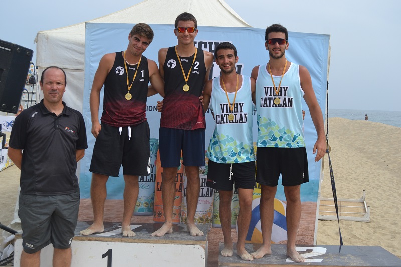 Mataró corona els Campions de Catalunya de Vòlei Platja de menors de clubs