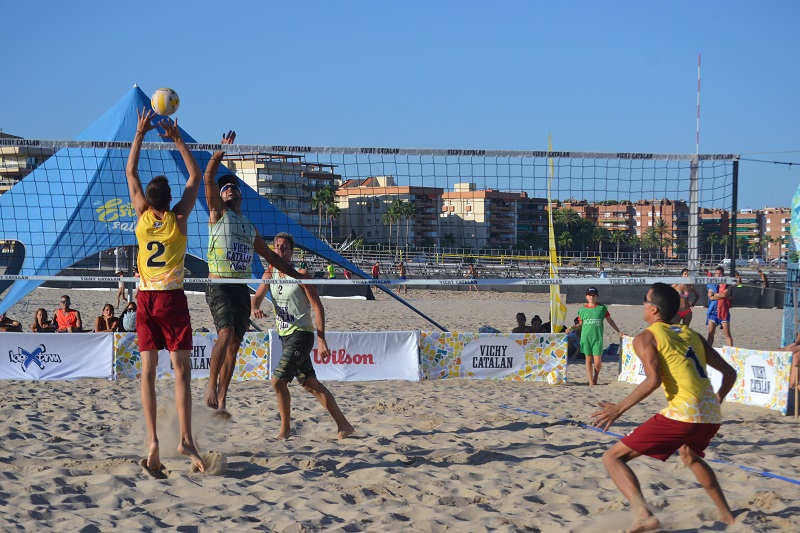 Torredembarra proclama nous campions del Vichy Catalan Volei Tour