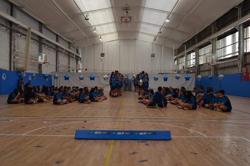 Gran festa del CNS Volei en la presentació dels seus equips