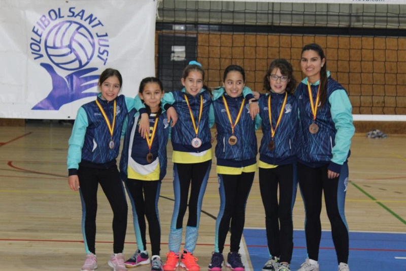 Presentació d’equips del Voleibol Sant Just amb xocolatada i partit