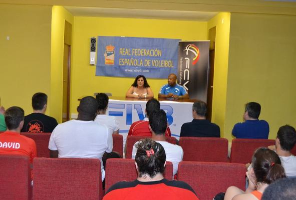 Arrenca el FIVB I amb un professorat de luxe: Gilberto Herrera i Aurelio Ureña
