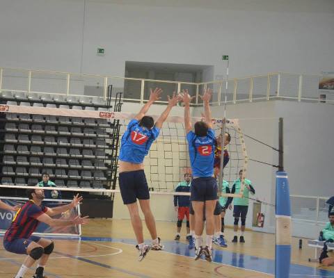 Cloenda de temporada a SM-2 amb un CV AA Llars Mundet a tocar l’ascens