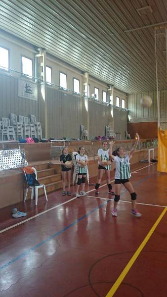 Donen inici les Estades de Voleibol 2014 a l’Hospitalet de l’Infant