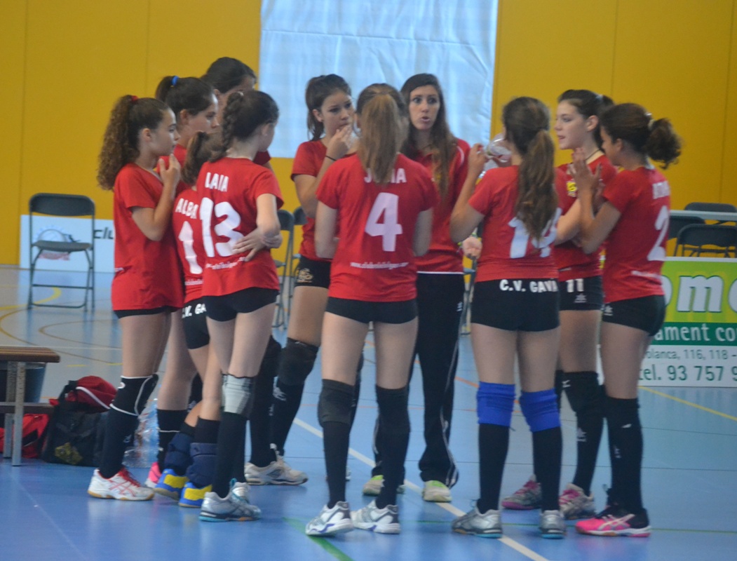 Visita institucional de la presidenta de la FCVb al Club Voleibol Gavà
