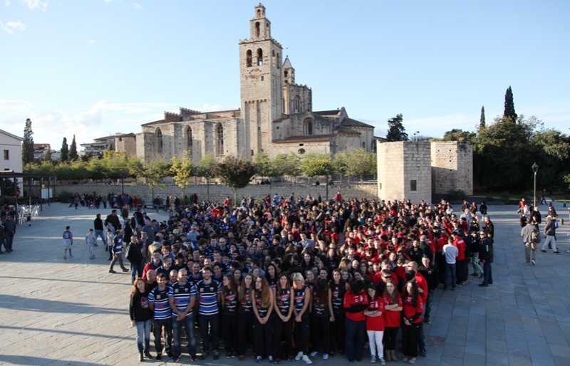Sant Cugat Creix reuneix un miler de persones en la seva foto de família