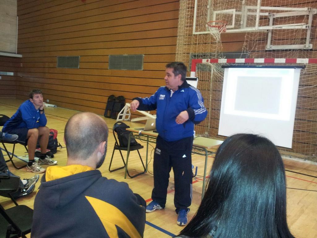 Aurelio Ureña obre amb èxit la temporada de formació d’entrenadors