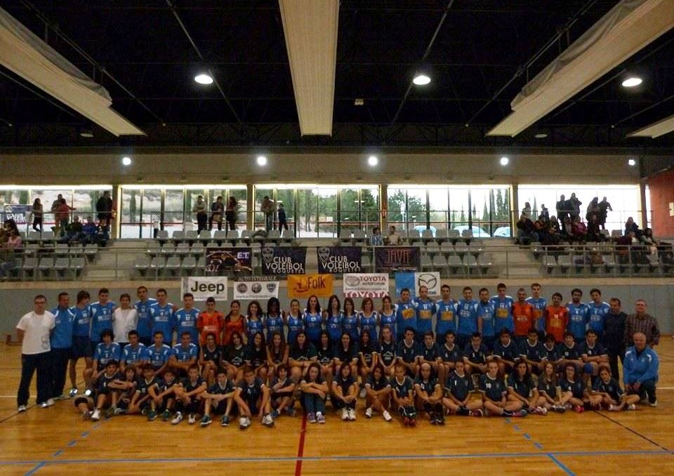 El CV Roquetes presenta els seus equips amb l’esperit d’assolir les branques senceres