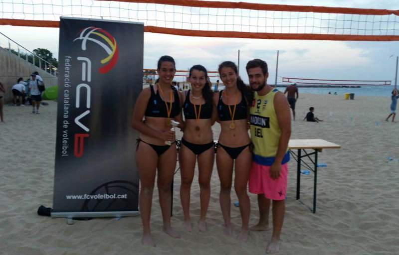 Saró-Lacalle-León i Font-Muñoz-Pérez, campions de Catalunya Sub’17 de Vòlei Platja