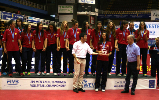 Medalla de plata i reconeixements individuals per a les catalanes al WEVZA Sub’16